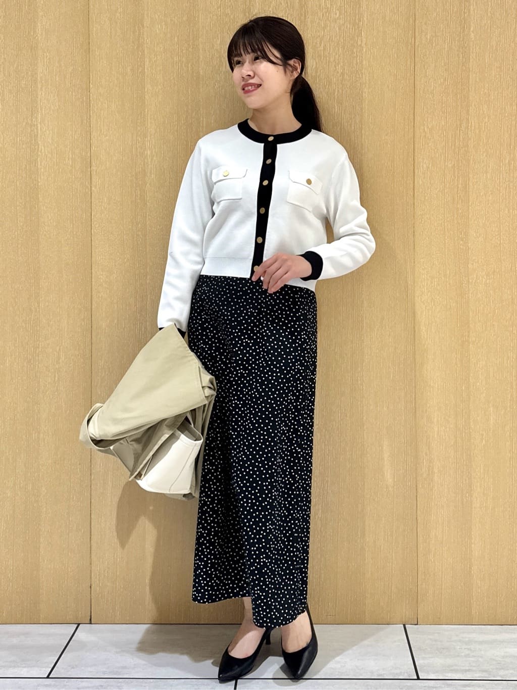 nanaさんの「UNTITLED｜【定番人気/はっ水/洗える】タスランショートトレンチコート」を使ったコーディネート