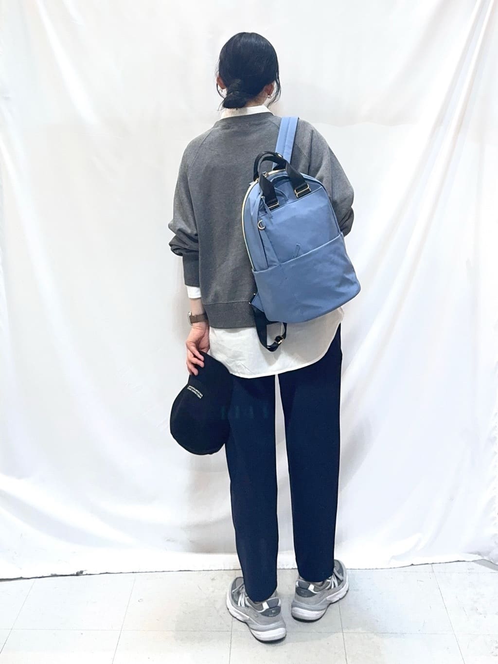 𝐇𝐢𝐫𝐨𝐦𝐢さんの「SHOO･LA･RUE｜【選べる色・柄/S-LL】通年使える レギュラーカラーシャツ」を使ったコーディネート