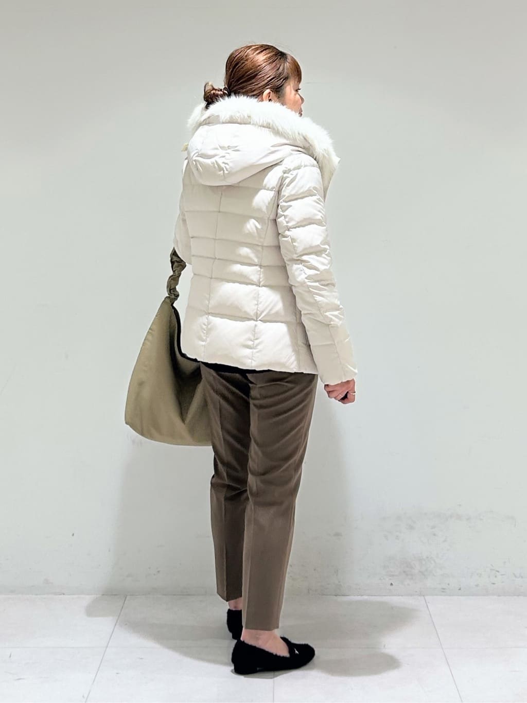 tsuyuさんの「INDIVI｜【名品／撥水／抗菌防臭】ショート丈リサイクルダウンコート」を使ったコーディネート