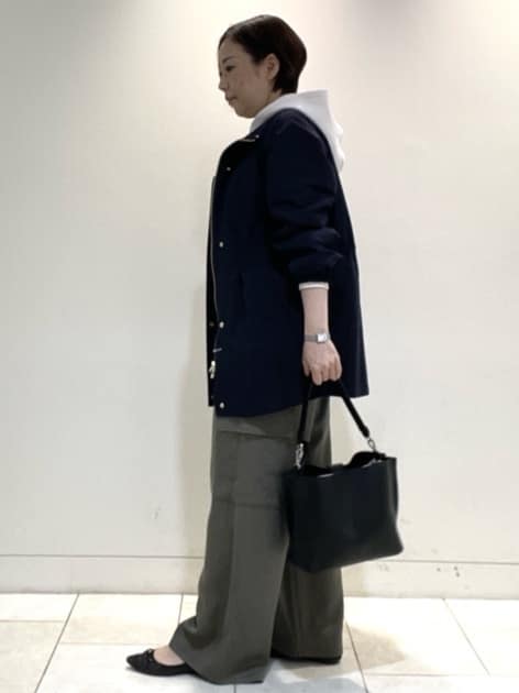 フミさんの「Reflect｜【撥水】ストレッチタフタミドル丈スタンドカラーコート」を使ったコーディネート