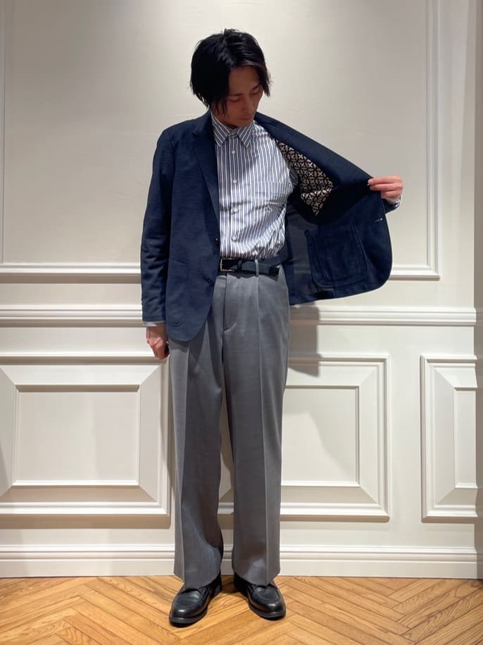 橋本さんの「DRESSTERIOR｜THOMAS MASON ストライプシャツ」を使ったコーディネート