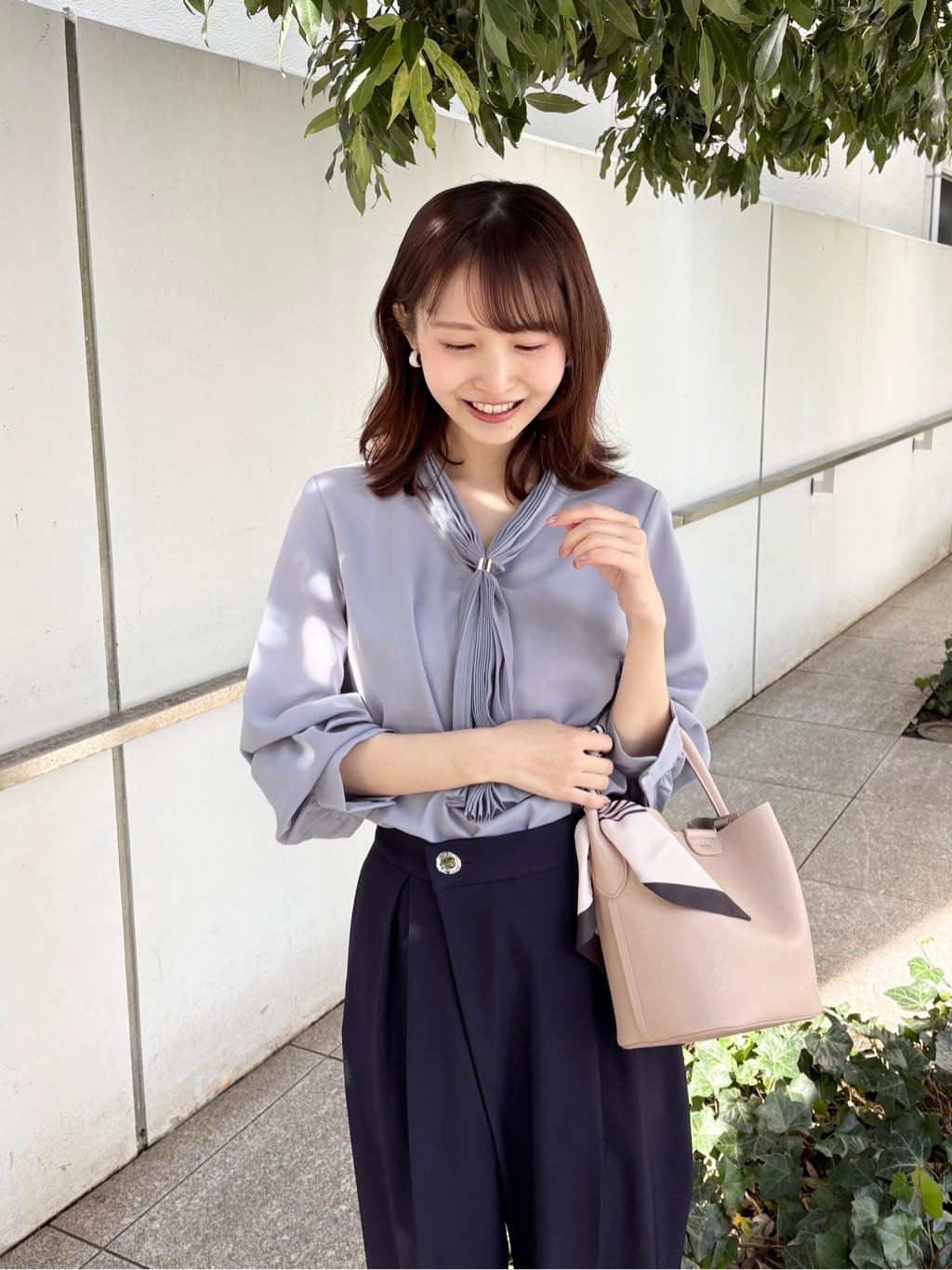 みさかさんの「index｜プリーツボウタイジョーゼットブラウス【洗濯機OK／イージーアイロン／防シワ】」を使ったコーディネート