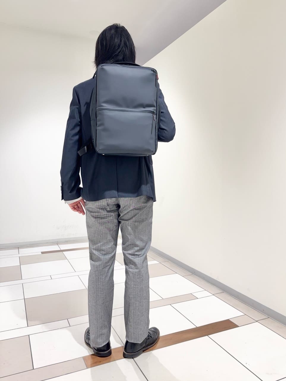 及川さんの「TAKEO KIKUCHI｜播州 ドビーストライプ フラワーシャツ」を使ったコーディネート