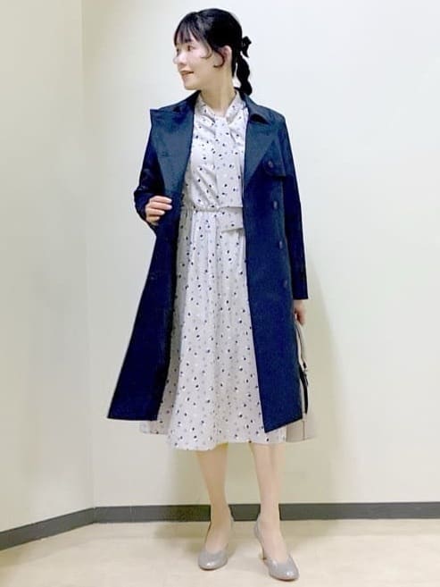  beni_gingerさんの「Reflect｜【セレモニー／通勤／おでかけに◎】フラワープリントボウタイワンピース」を使ったコーディネート