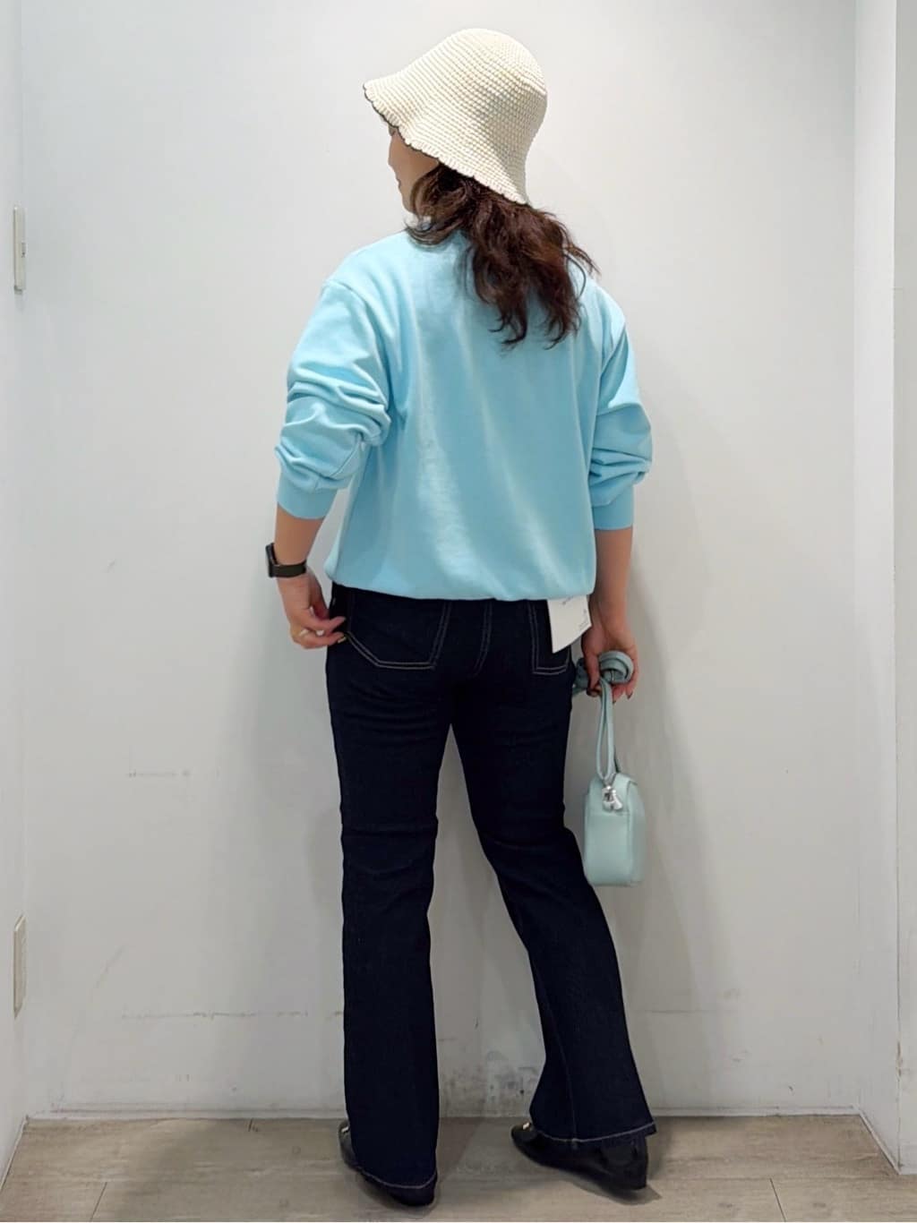 sumicaさんの「OPAQUE.CLIP｜ロゴ刺繍裏毛トップス【洗濯機OK】」を使ったコーディネート