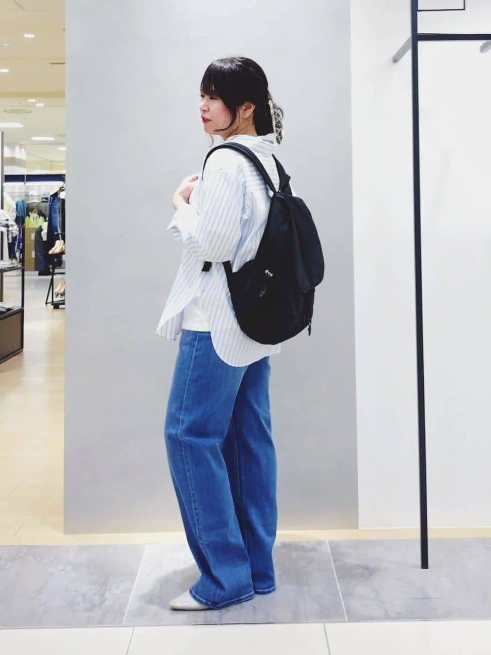 TOMOMIさんの「INDIVI｜【褒められデニム】ワイドストレート デニムパンツ」を使ったコーディネート