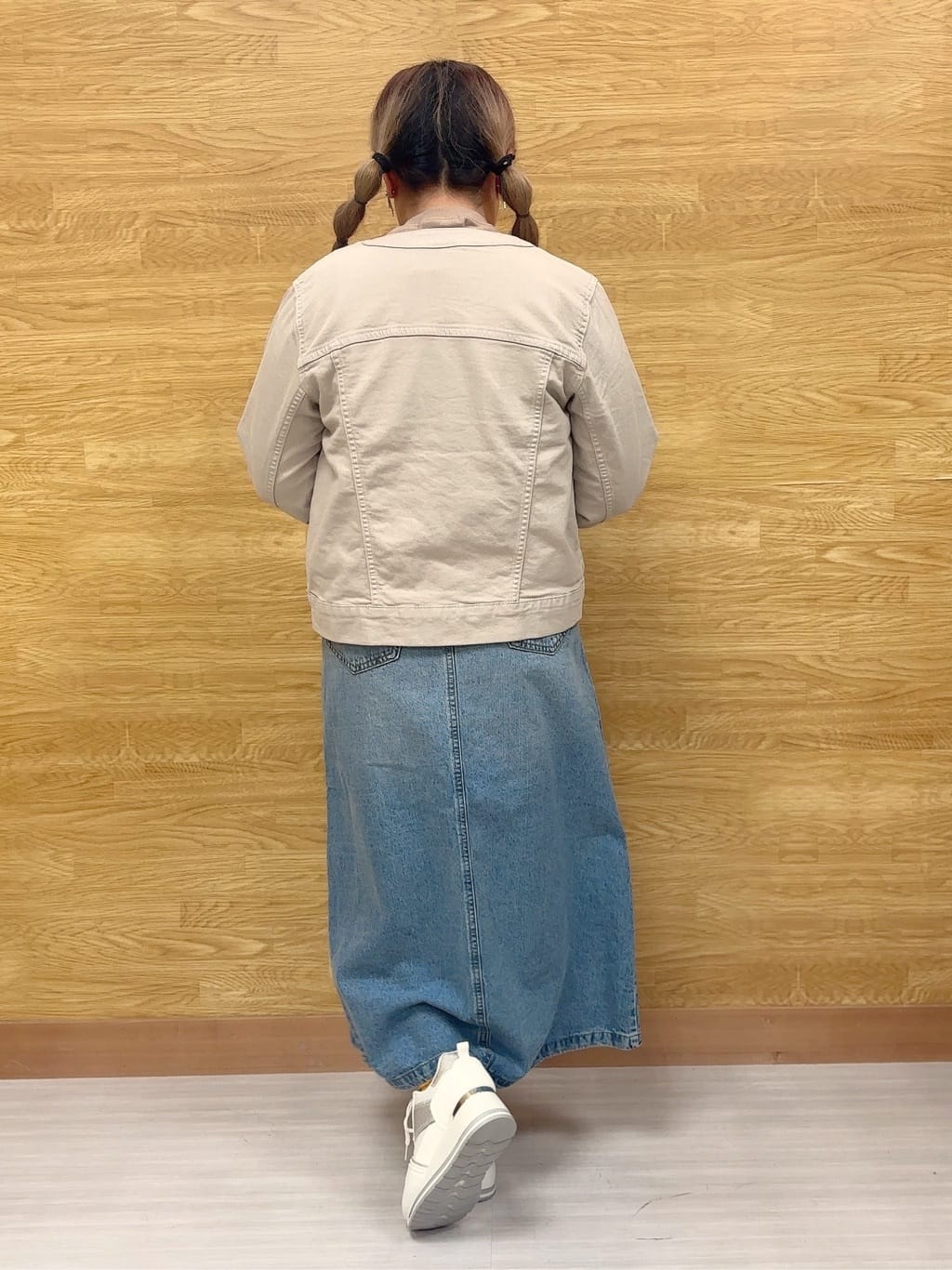 ぁむさんの「SHOO･LA･RUE｜【洗濯機可/S-LL】コーデの主役になる ロゴアソート 裏毛スウェット」を使ったコーディネート