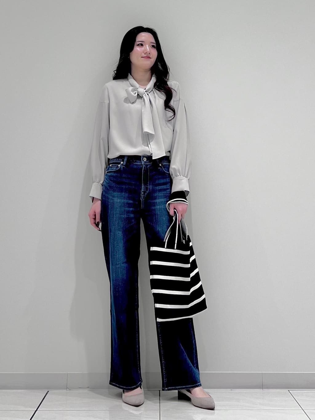 T.Kさんの「INDIVI｜【洗える】ジョーゼットボウタイブラウス」を使ったコーディネート