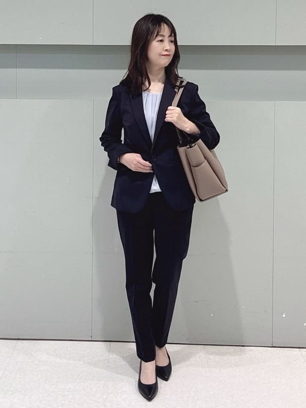 makiさんの「UNTITLED｜【透けにくい/ウエストイン見え】タックブラウス」を使ったコーディネート