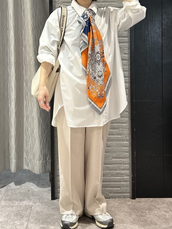 ga_riさんの「THE SHOP TK｜ゆったりシルエットで体型カバー ロングシャツ」を使ったコーディネート
