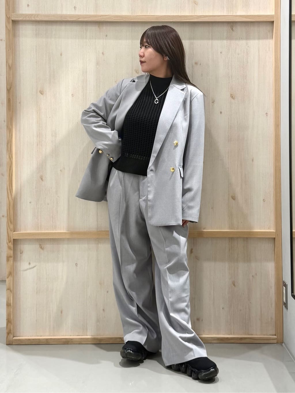 nanaさんの「THE SHOP TK｜【通勤にもデイリーにも】CAVIAN 金ボタンダブルブレストジャケット」を使ったコーディネート