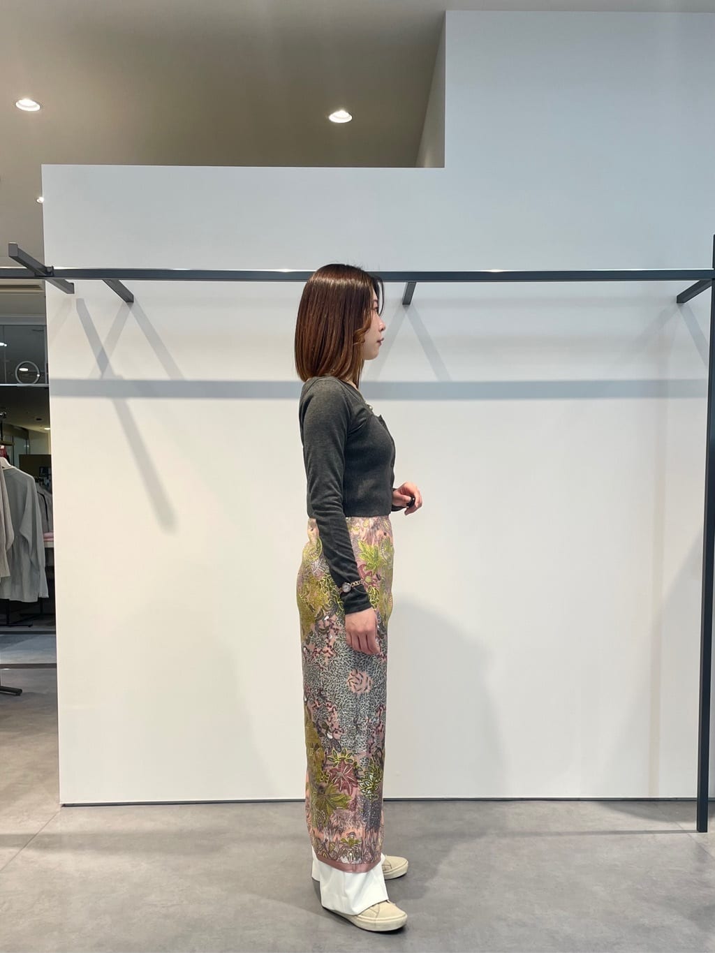 amiさんの「INDIVI｜Timeless｜ストレートフレアパンツ」を使ったコーディネート