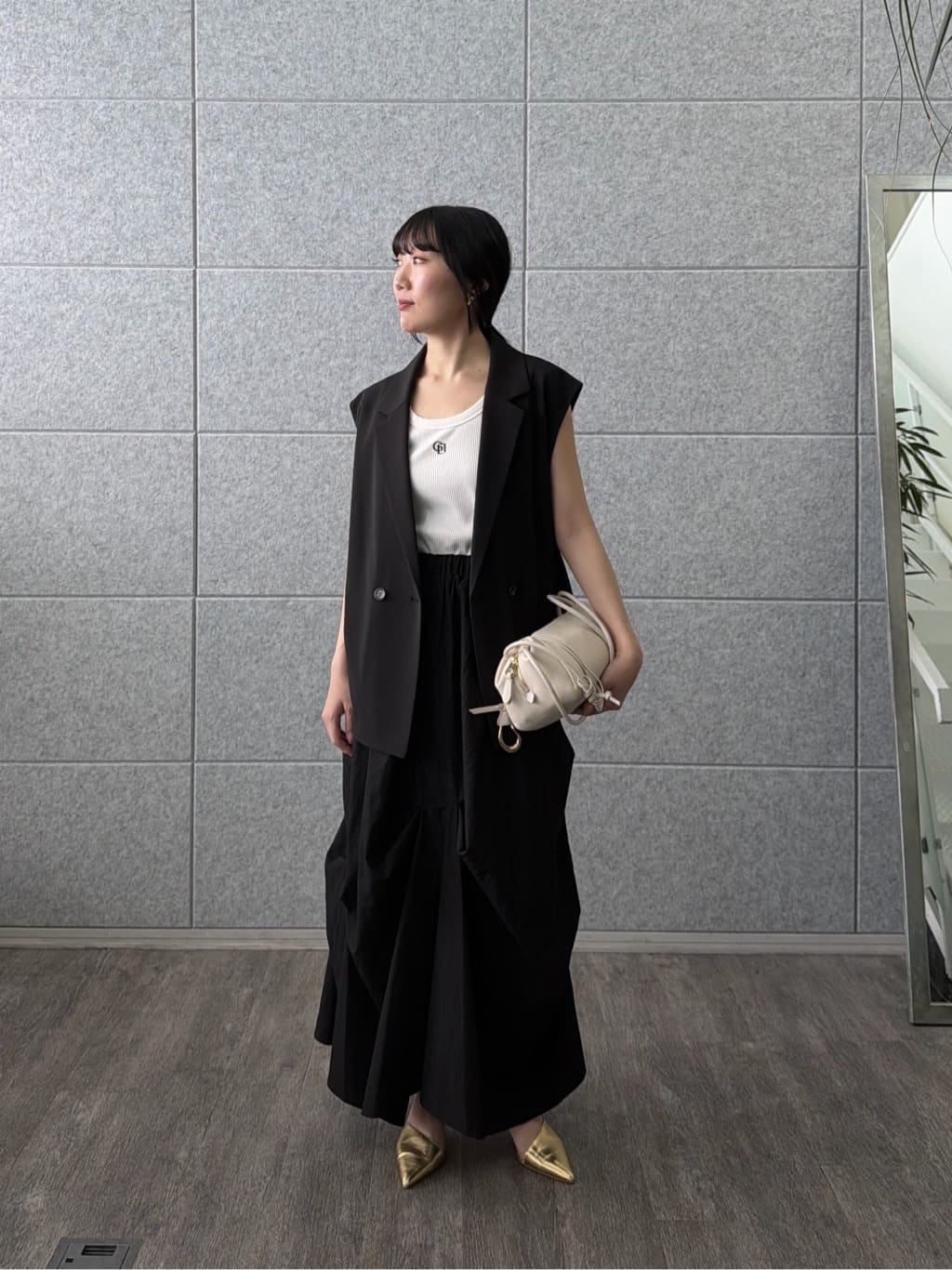 rinaさんの「INDIVI｜Comfy SET UP｜ベルテッドジレ【セットアップ対応／通勤／カセット服／接触冷感／UVカット】」を使ったコーディネート