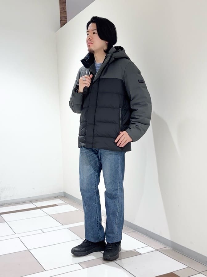 及川さんの「TAKEO KIKUCHI｜カラーコンビ ダウンブルゾン」を使ったコーディネート
