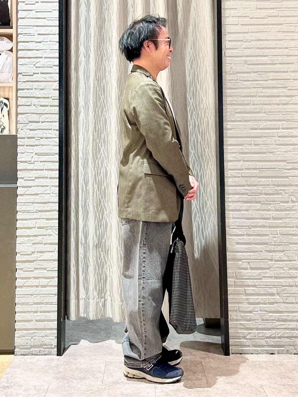 KENJI Iさんの「THE SHOP TK｜ライトエバーデニム ジャケット 洗濯機OK/ストレッチ/セットアップ可」を使ったコーディネート