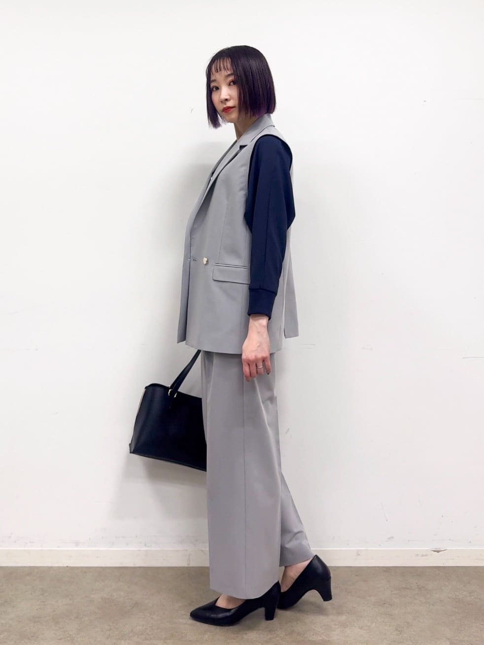 𝐜𝐡𝐢𝐤𝐚さんの「SHOO･LA･RUE｜【セットアップ可/S-LL/洗濯機可】サッと羽織ってこなれ見え ダブルブレストジレ」を使ったコーディネート