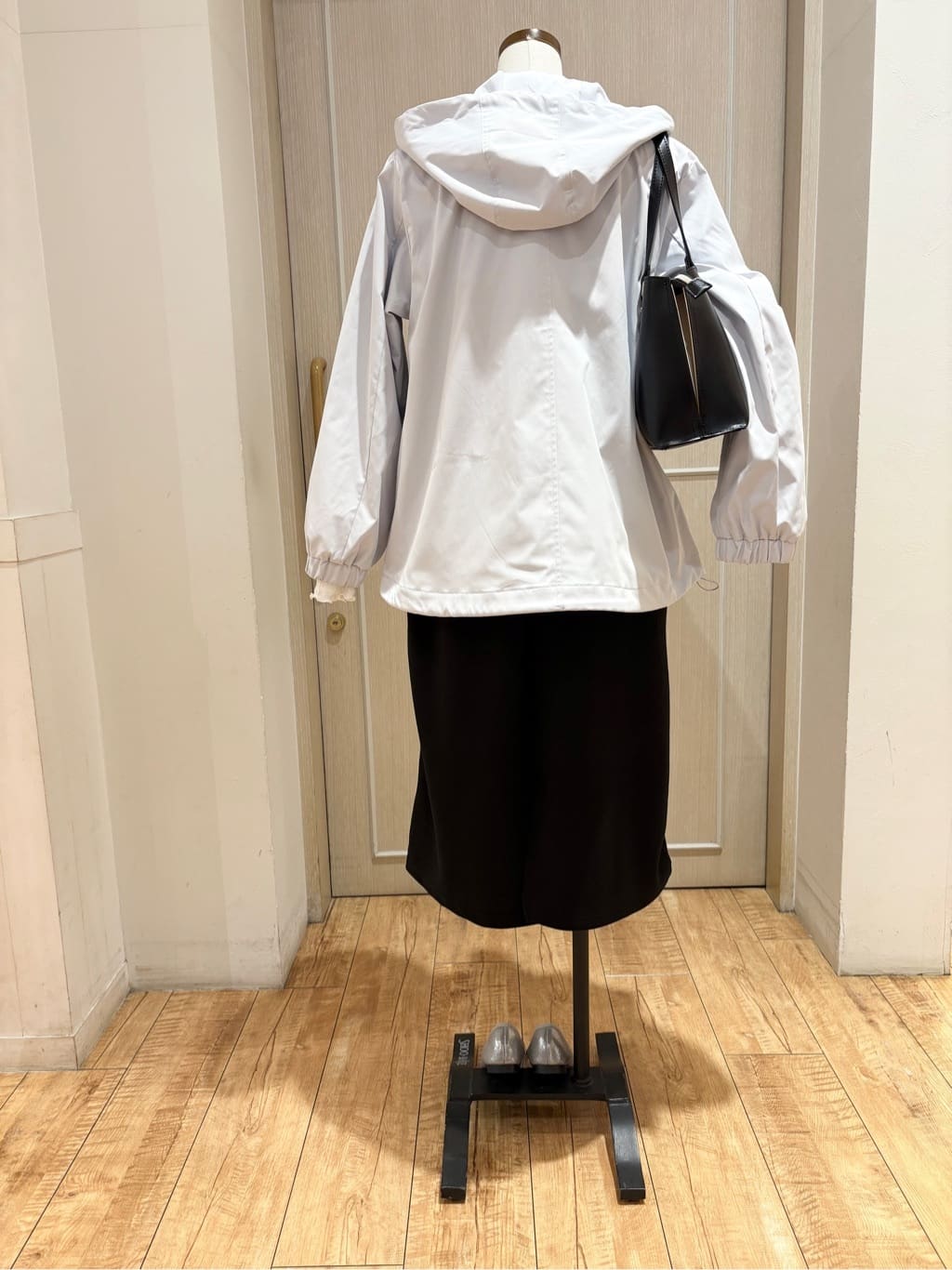 まるよOTさんの「SHOO･LA･RUE｜【2WAY】さりげないサイド配色がポイント きれいめトートバッグ」を使ったコーディネート