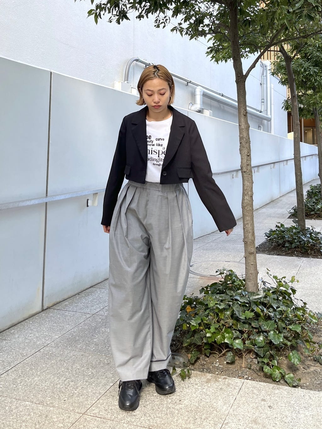 Harukaさんの「INDIVI｜クロップドジャケット」を使ったコーディネート