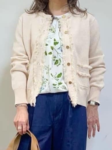 tomoさんの「UNTITLED｜【花柄/洗える】ボタニカルブラウス」を使ったコーディネート