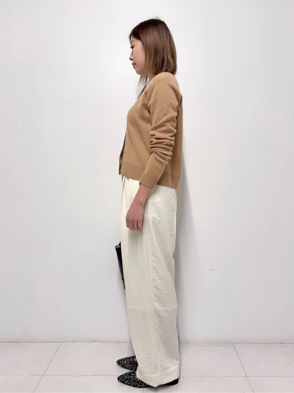 Nishijimaさんの「DRESSTERIOR｜シュリンクレザーバケットBAG」を使ったコーディネート