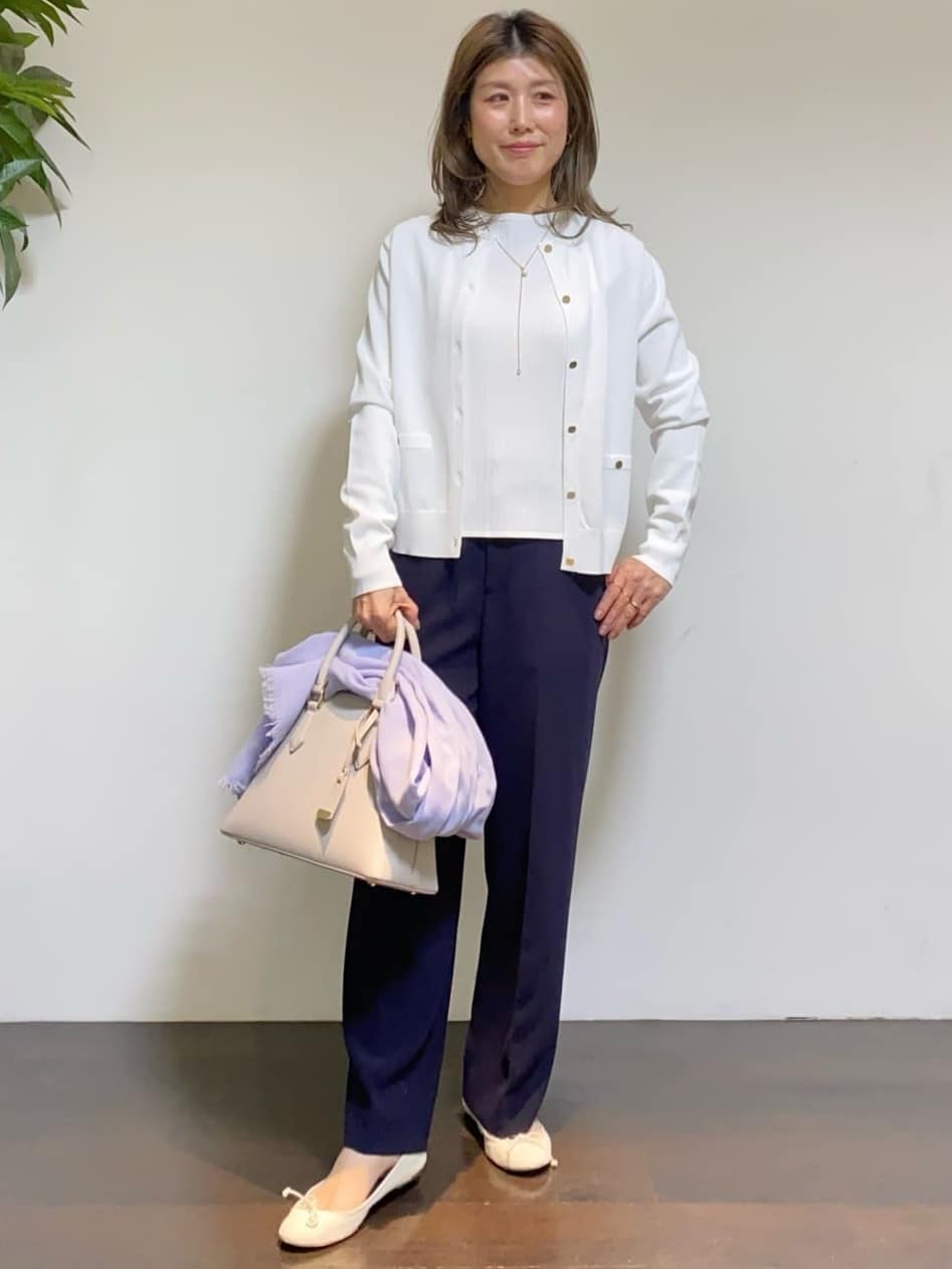 tomoさんの「UNTITLED｜◆【アンサンブル可/洗える】クルーネックニットカーディガン」を使ったコーディネート