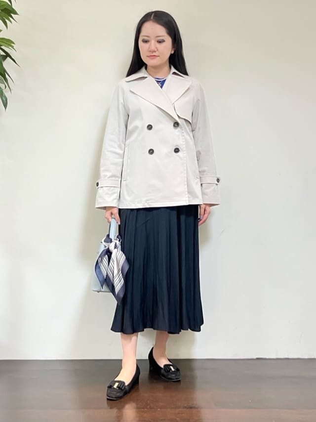カレンさんの「UNTITLED｜【定番人気/はっ水/洗える】タスランショートトレンチコート」を使ったコーディネート