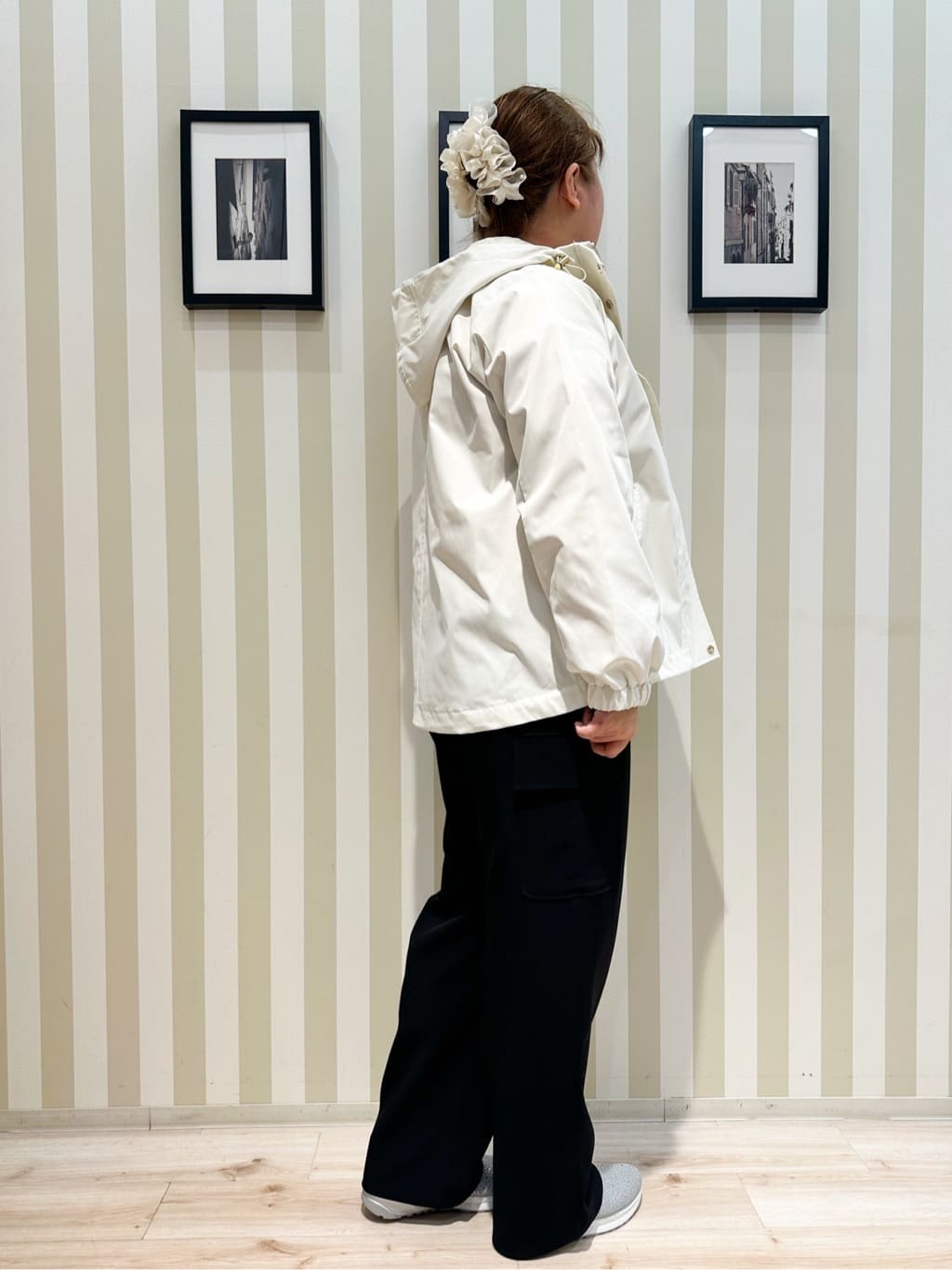 みさぼうさんの「SHOO･LA･RUE｜【防花粉/高レビュー】きれいもかっこいいも叶える 欲張りマウンテンパーカ」を使ったコーディネート