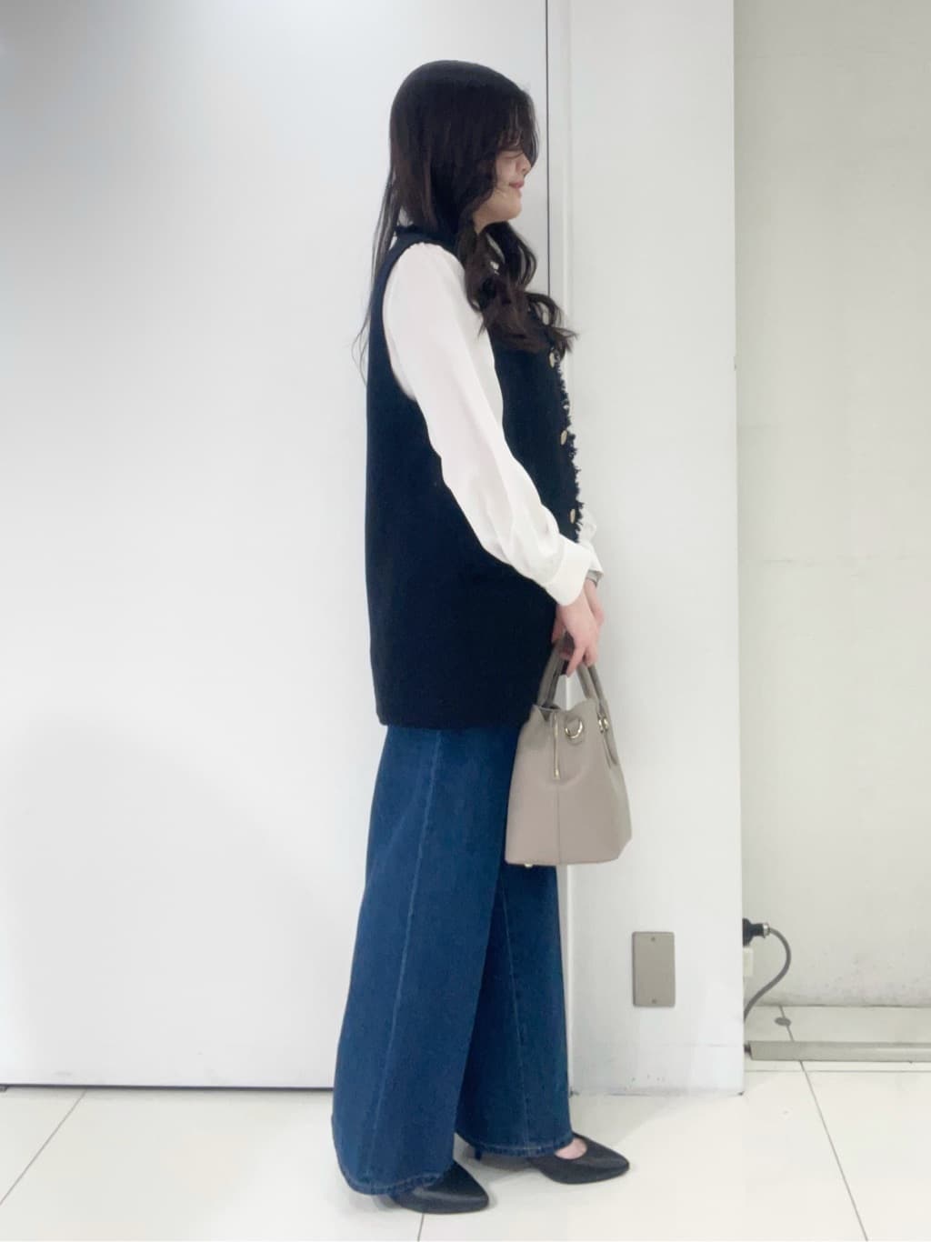 moeさんの「UNTITLED｜【オンオフ使える】スラブツイード ジレ」を使ったコーディネート