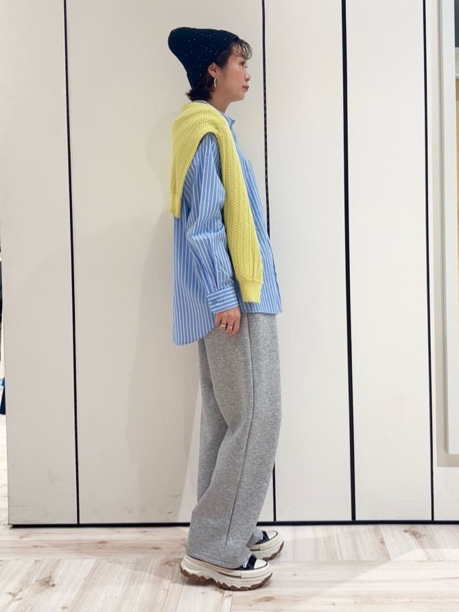 ｓａｔｏｍｉさんの「SHOO･LA･RUE｜【選べる色・柄/S-LL】通年使える レギュラーカラーシャツ」を使ったコーディネート
