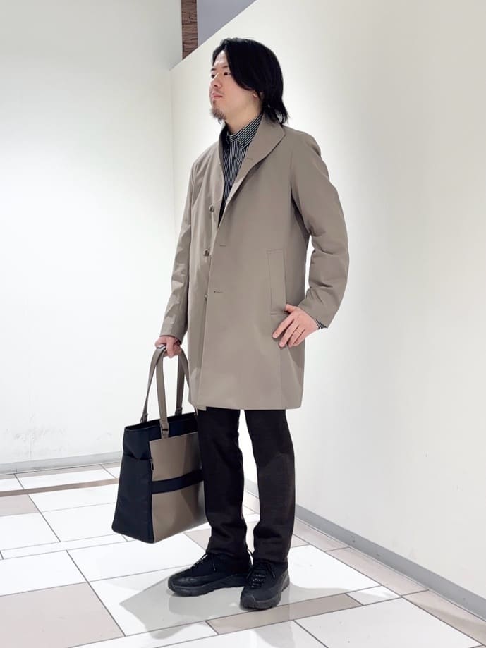 及川さんの「TAKEO KIKUCHI｜撥水ツイル スタンドカラー コート」を使ったコーディネート