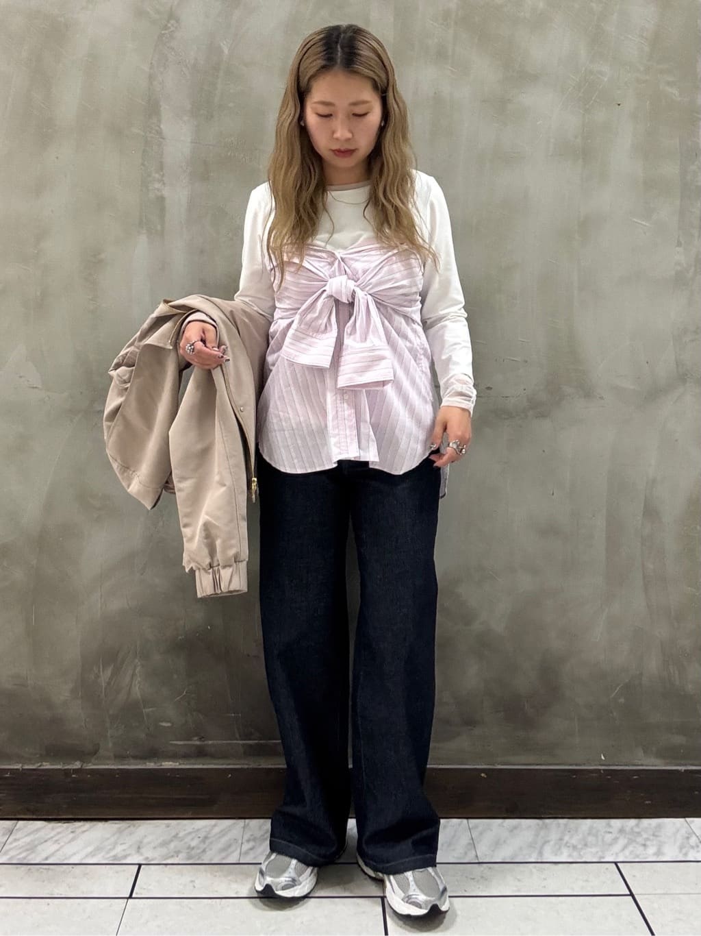 minaさんの「grove｜【撥水】きれいめに着こなせるマウンテンパーカ」を使ったコーディネート