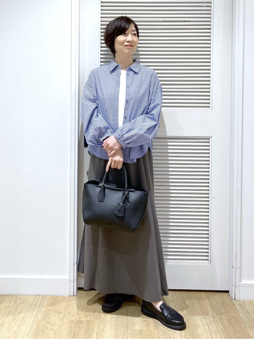Miyazakiさんの「Dessin｜【洗える】バルーンスリーブバンドカラーシャツ」を使ったコーディネート