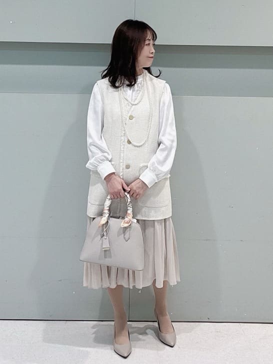 makiさんの「UNTITLED｜【オンオフ使える】スラブツイード ジレ」を使ったコーディネート