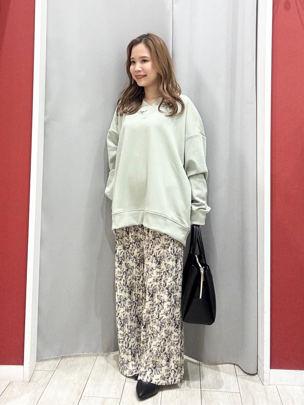 shioさんの「SHOO･LA･RUE｜【2WAY】上品きれい 金具ベルトトートバッグ」を使ったコーディネート