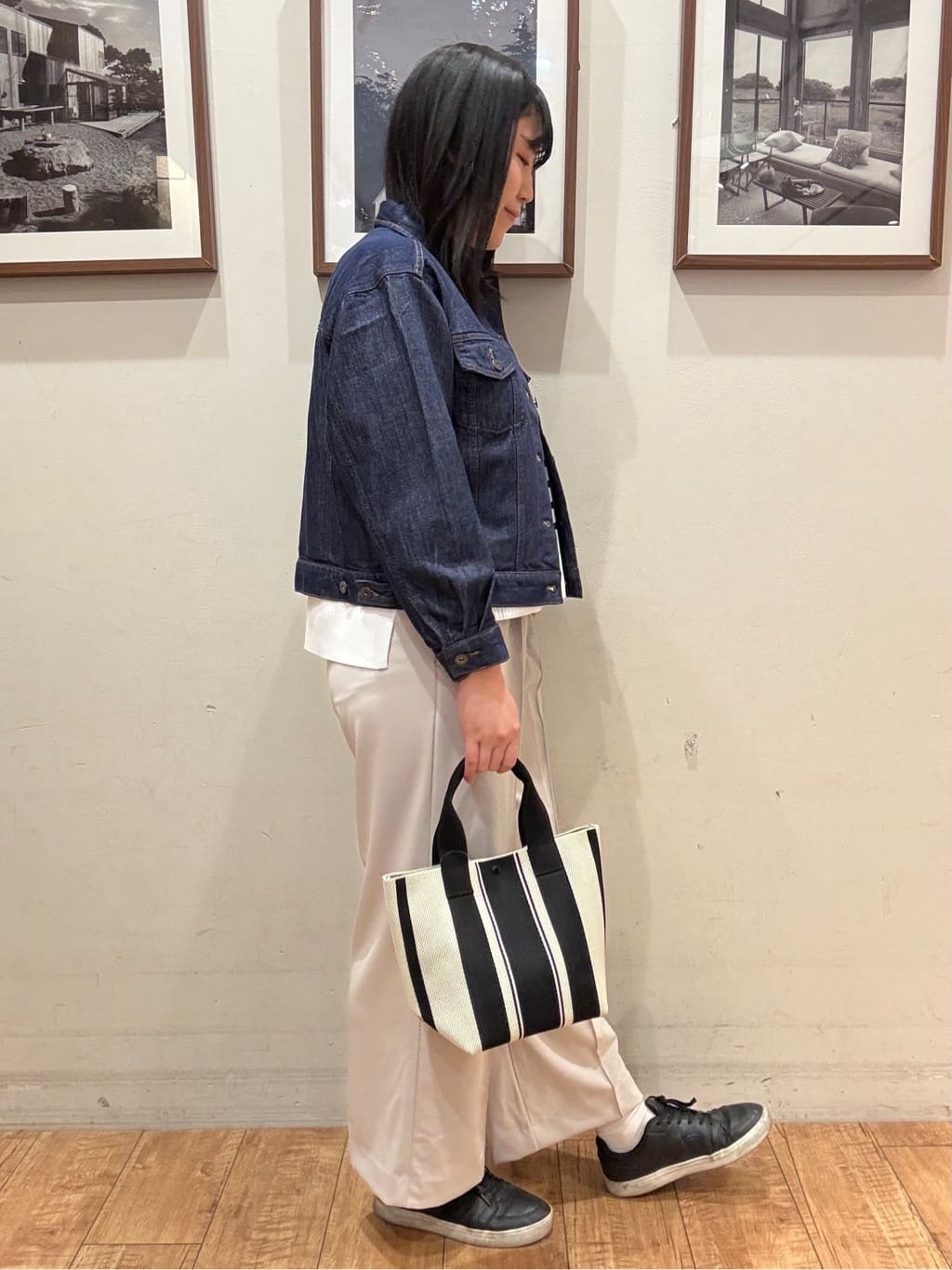 Tsuruさんの「SHOO･LA･RUE｜【SHOO・LA・RUE DENIM】羽織るだけでこなれる　オーバーサイズデニムジャケット」を使ったコーディネート