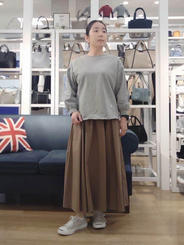 kaiさんの「Dessin｜【360度可愛い・洗える】バックヘンリーカットソー」を使ったコーディネート