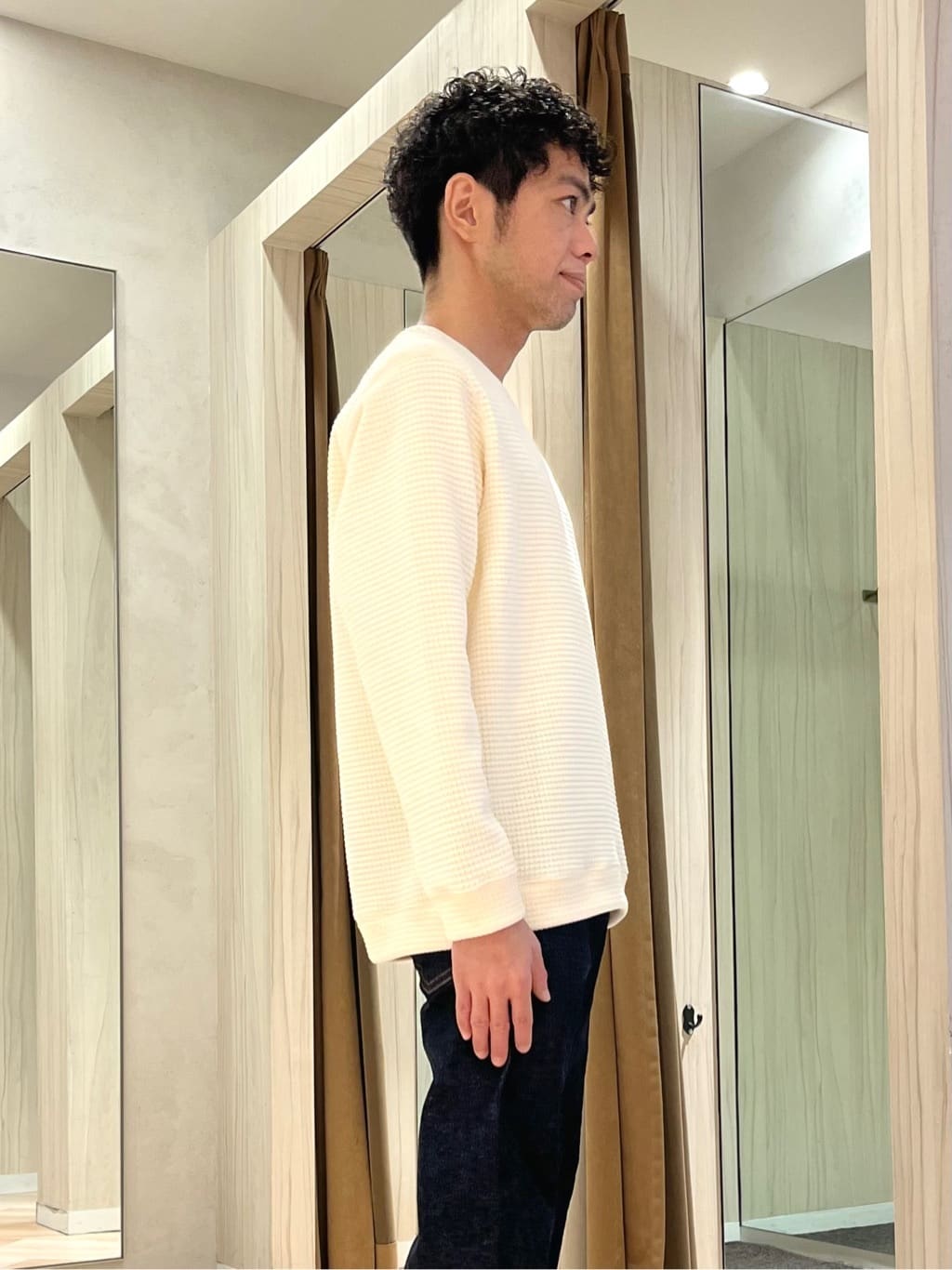 URAさんの「TAKEO KIKUCHI｜ニットライク プルオーバー」を使ったコーディネート