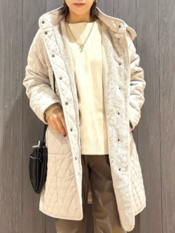 meiさんの「SHOO･LA･RUE｜【撥水/フード取り外し可】自然にくびれる あったかダイヤ柄キルトコート【CIRCRIC】」を使ったコーディネート