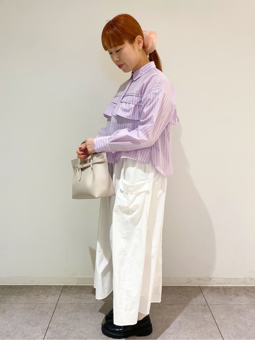 mayuさんの「OPAQUE.CLIP｜タックフリルシャツ【洗濯機OK】」を使ったコーディネート