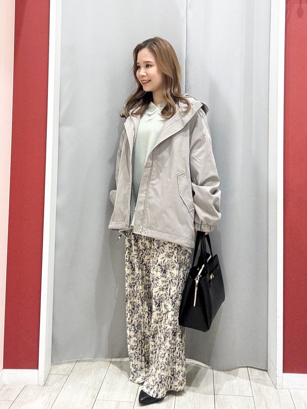 shioさんの「SHOO･LA･RUE｜【2WAY】上品きれい 金具ベルトトートバッグ」を使ったコーディネート