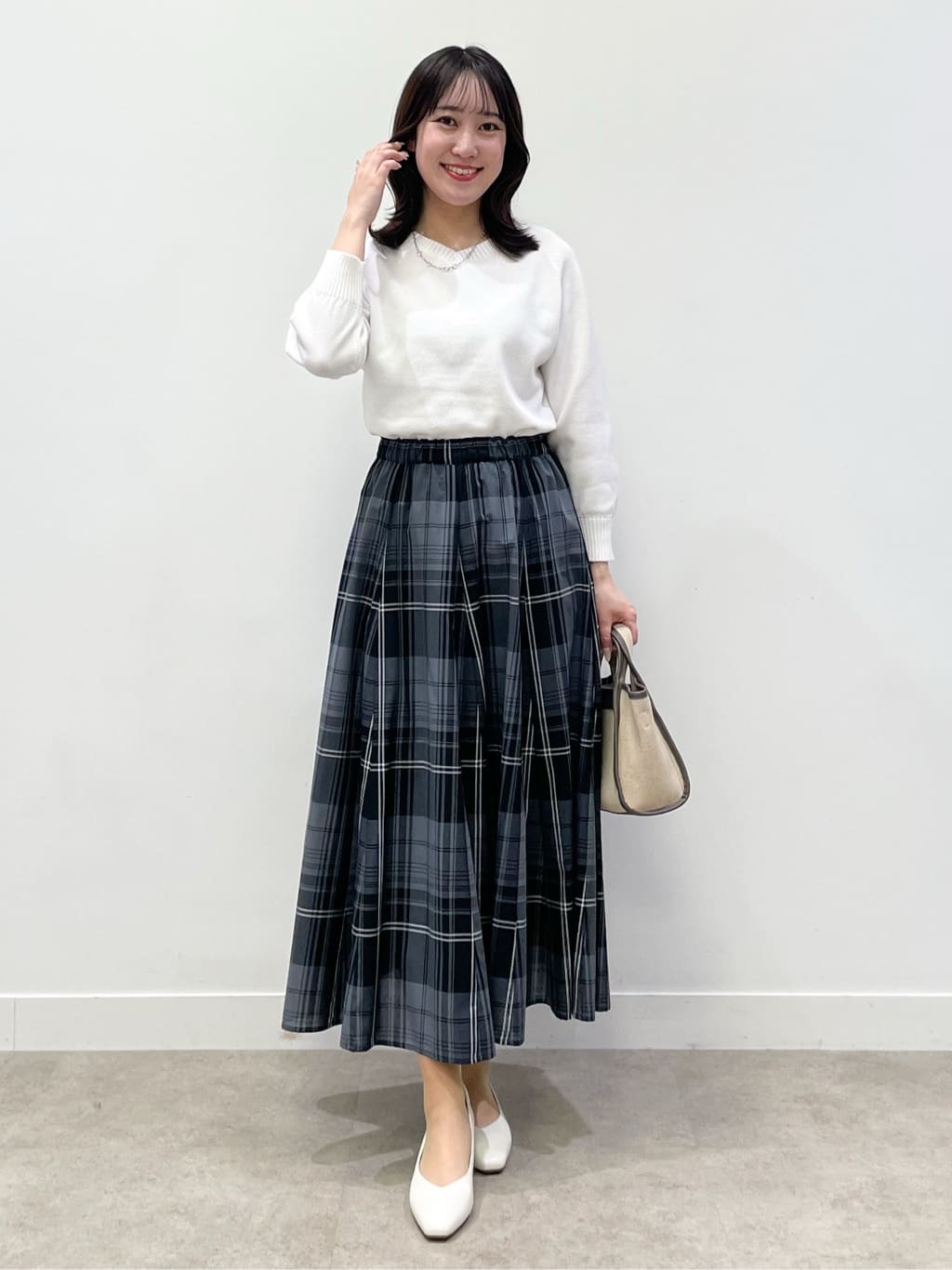 yukariさんの「Dessin｜【洗える】コットンVネックニット」を使ったコーディネート