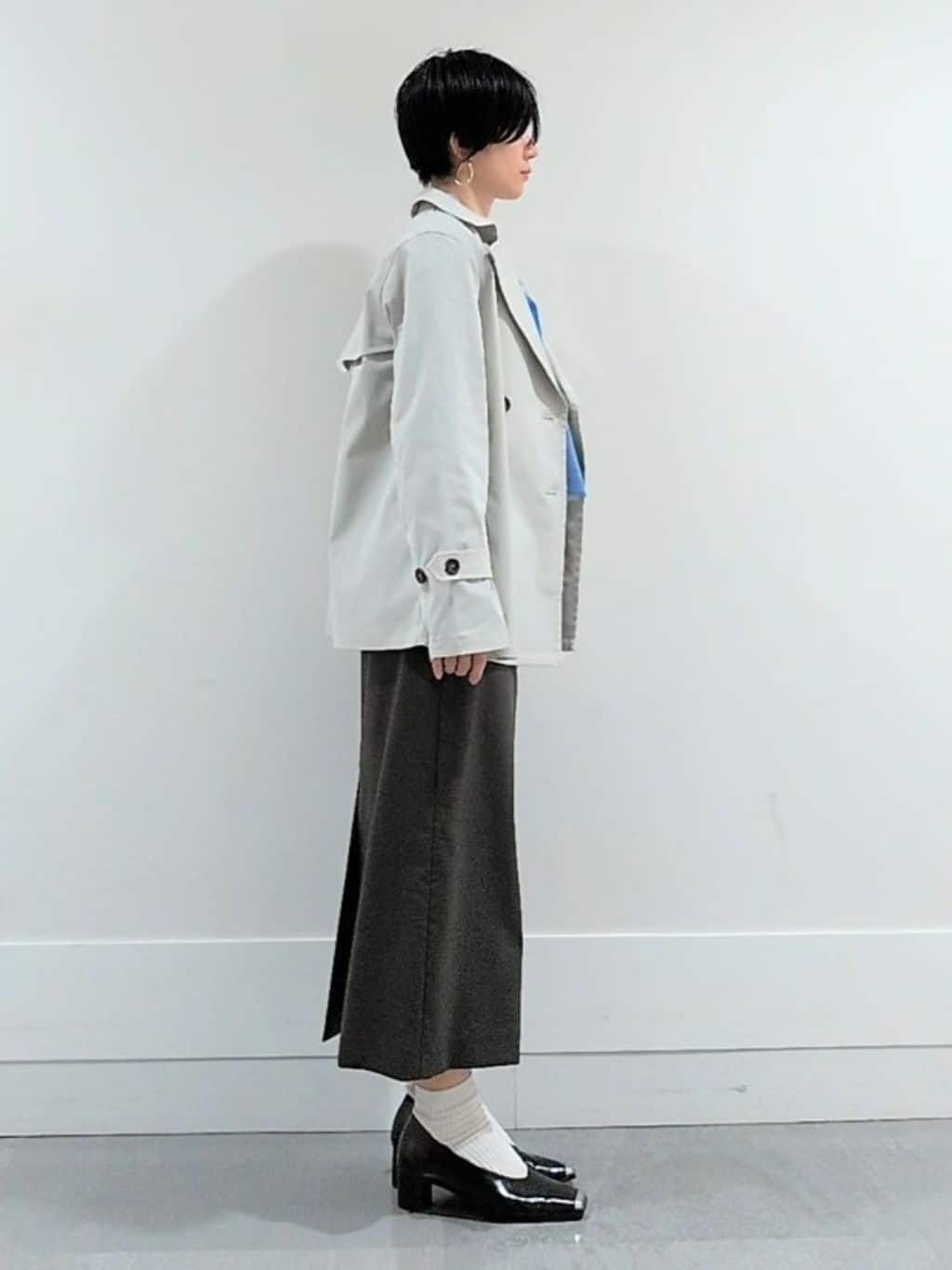 ミズタさんの「UNTITLED｜【定番人気/はっ水/洗える】タスランショートトレンチコート」を使ったコーディネート