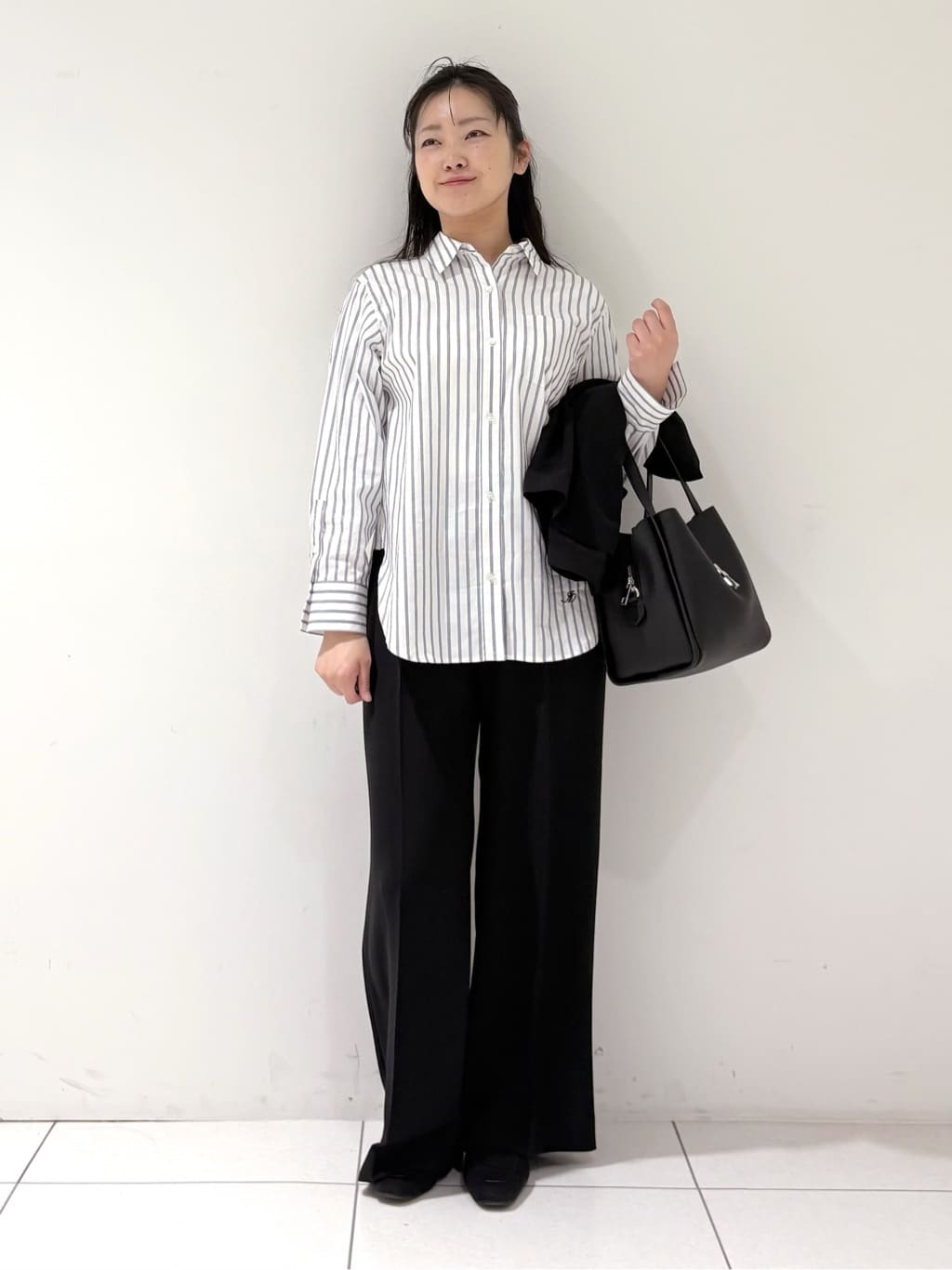 momokoさんの「INDIVI｜【洗える／多機能／SETUP可】着る日傘ジレジャケット」を使ったコーディネート