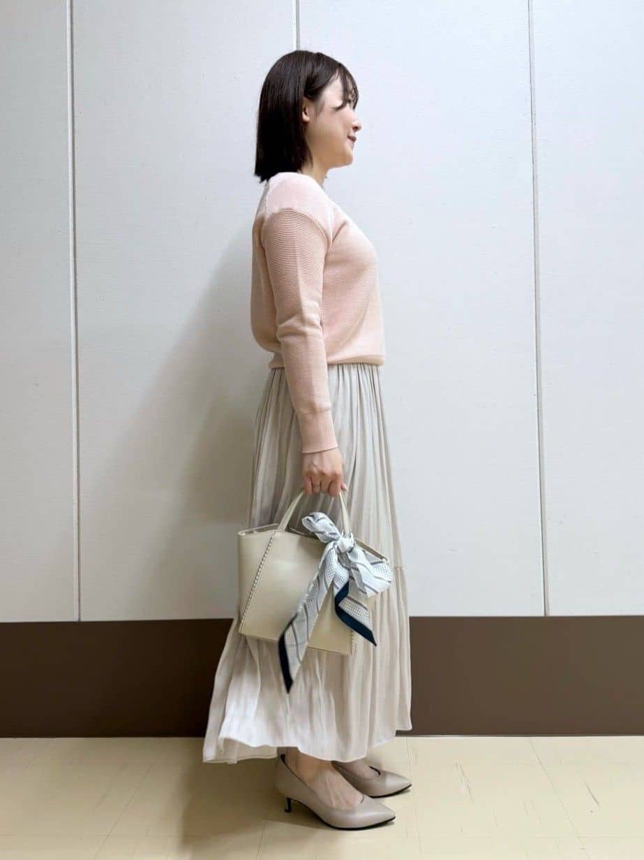 Rikoさんの「INDIVI｜【洗える／丈調整可能】ギャザーフレアスカート」を使ったコーディネート