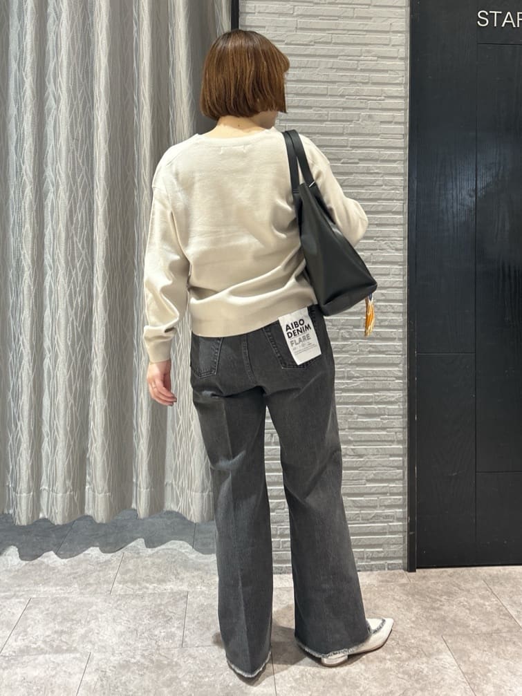 ga_riさんの「THE SHOP TK｜【S-XLサイズ/上品見えが叶う】Vネックニット/洗濯機OK」を使ったコーディネート