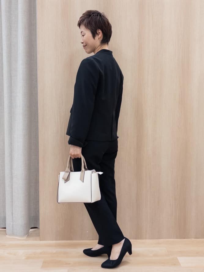シュウコさんの「grove｜【マシンウォッシュ／防シワ/SS-3L】ストレッチノーカラージャケット」を使ったコーディネート
