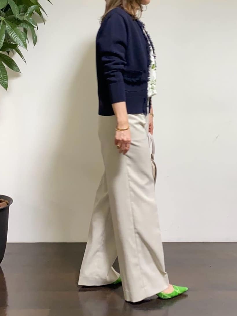 tomoさんの「UNTITLED｜【花柄/洗える】ボタニカルブラウス」を使ったコーディネート