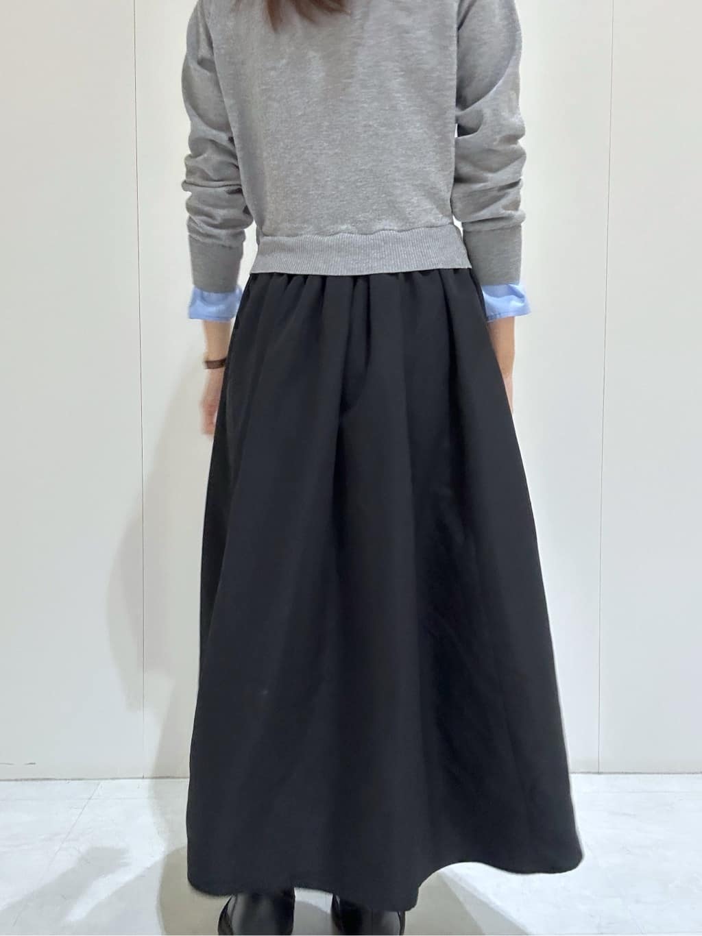 makiさんの「OPAQUE.CLIP｜ポロ襟ニットドッキングフレアワンピース【洗濯機OK】」を使ったコーディネート