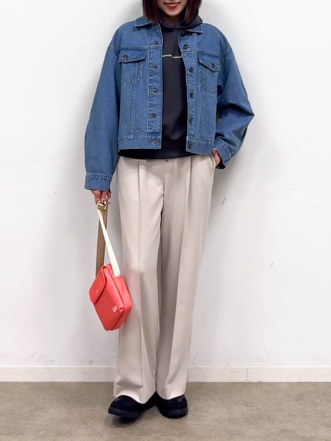 𝐜𝐡𝐢𝐤𝐚さんの「SHOO･LA･RUE｜【SHOO・LA・RUE DENIM】羽織るだけでこなれる　オーバーサイズデニムジャケット」を使ったコーディネート