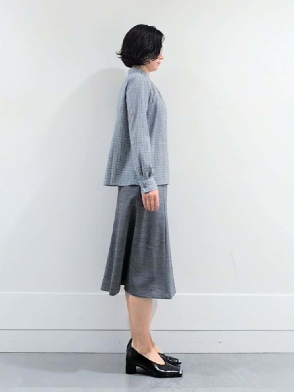 ミズタさんの「UNTITLED｜【洗える/お仕事着】ジオメトリック ハイネックブラウス」を使ったコーディネート